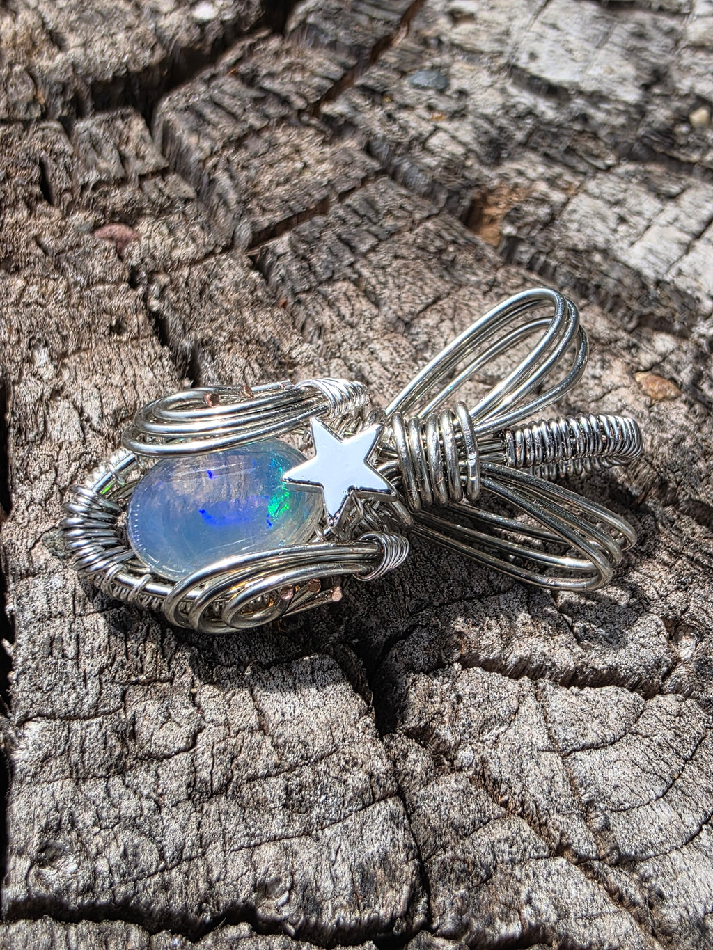 2.5ct Blue opal pendant