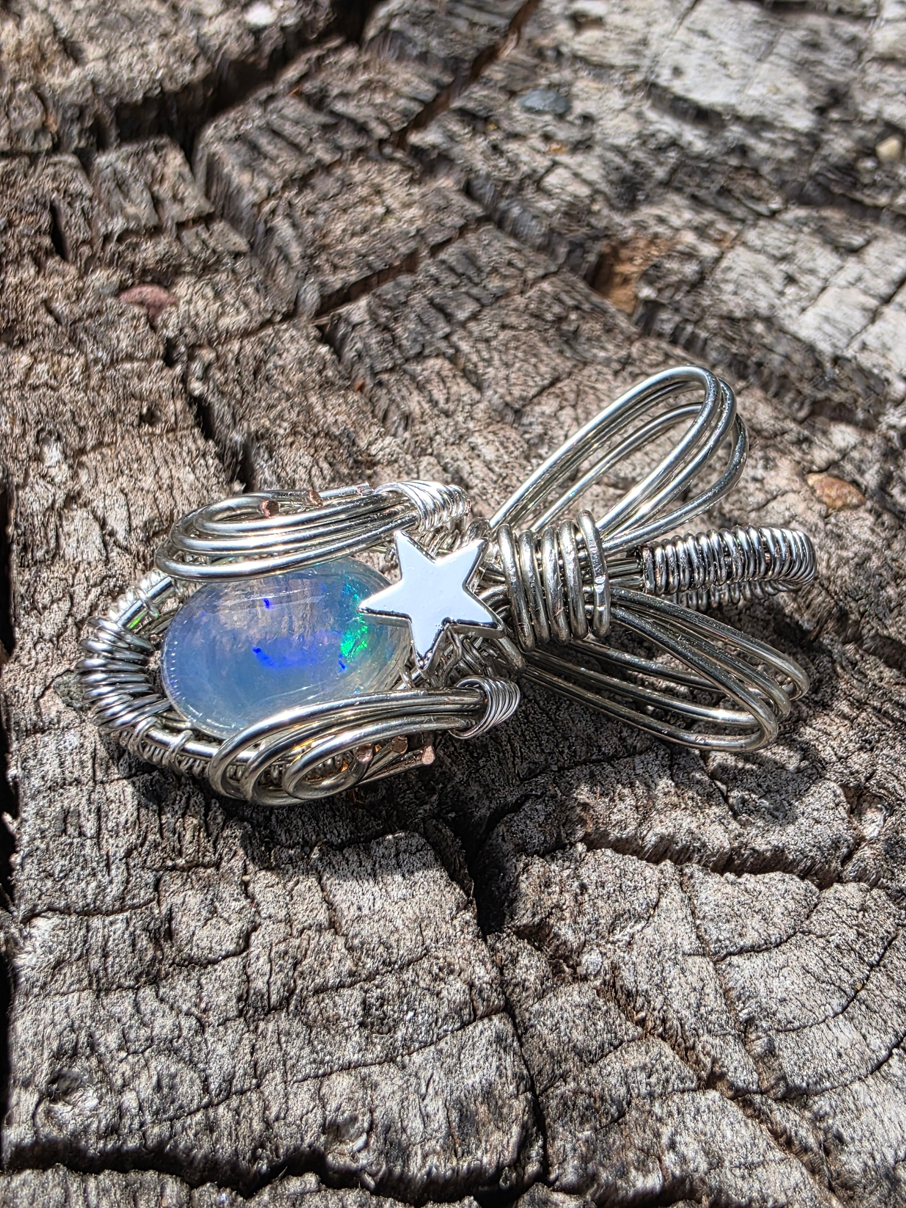 2.5ct Blue opal pendant