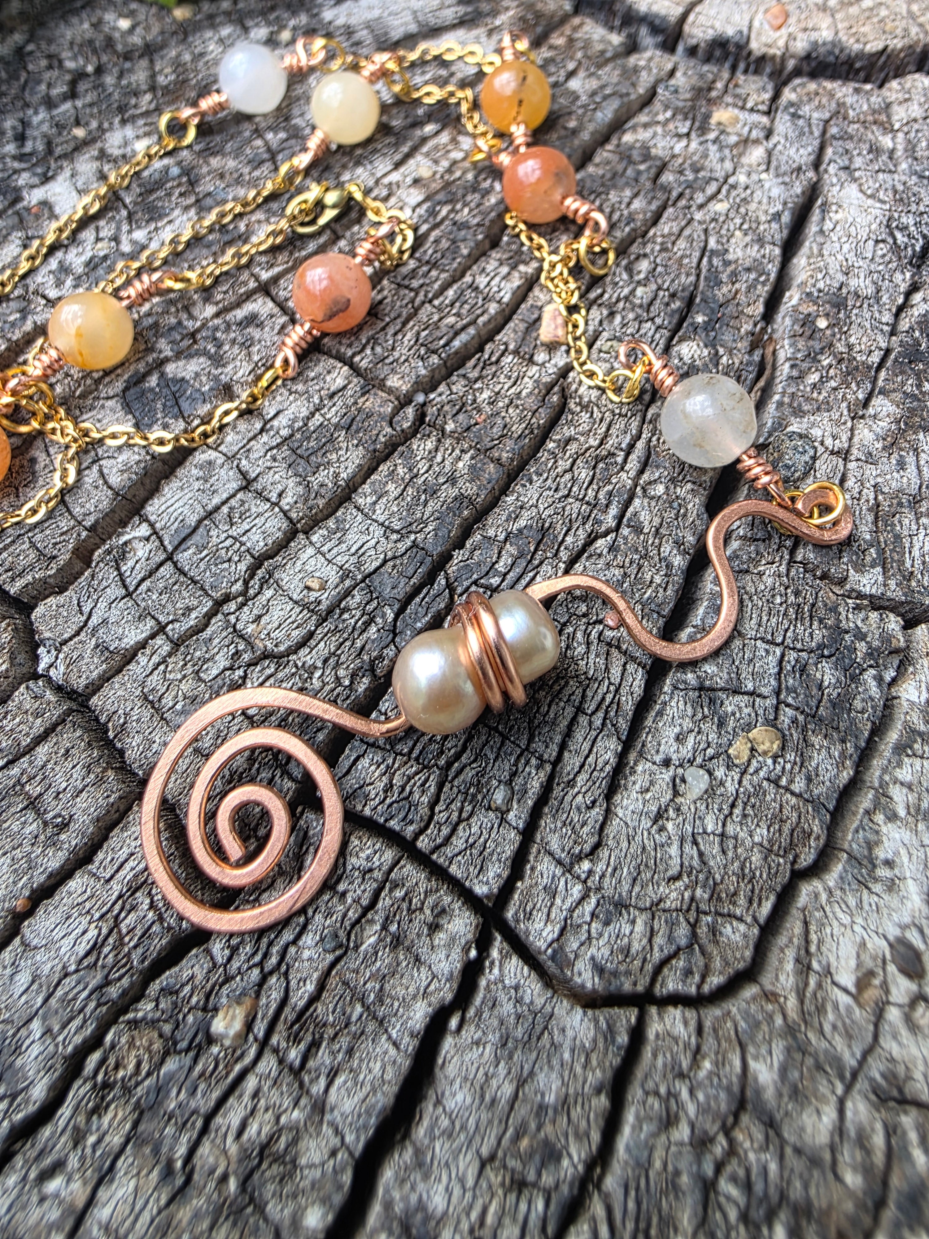 Raw pearl copper swirl necklace