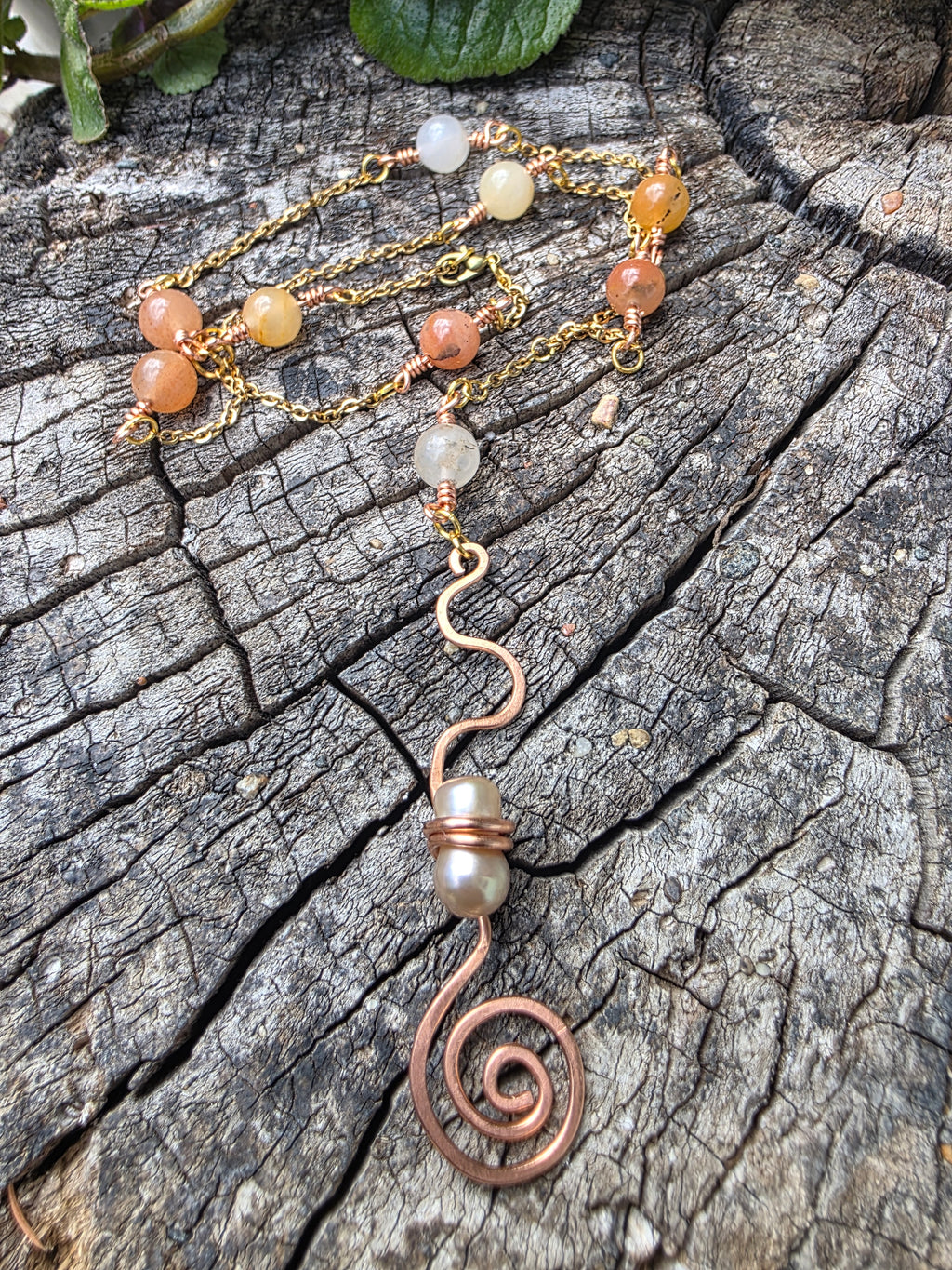 Raw pearl copper swirl necklace