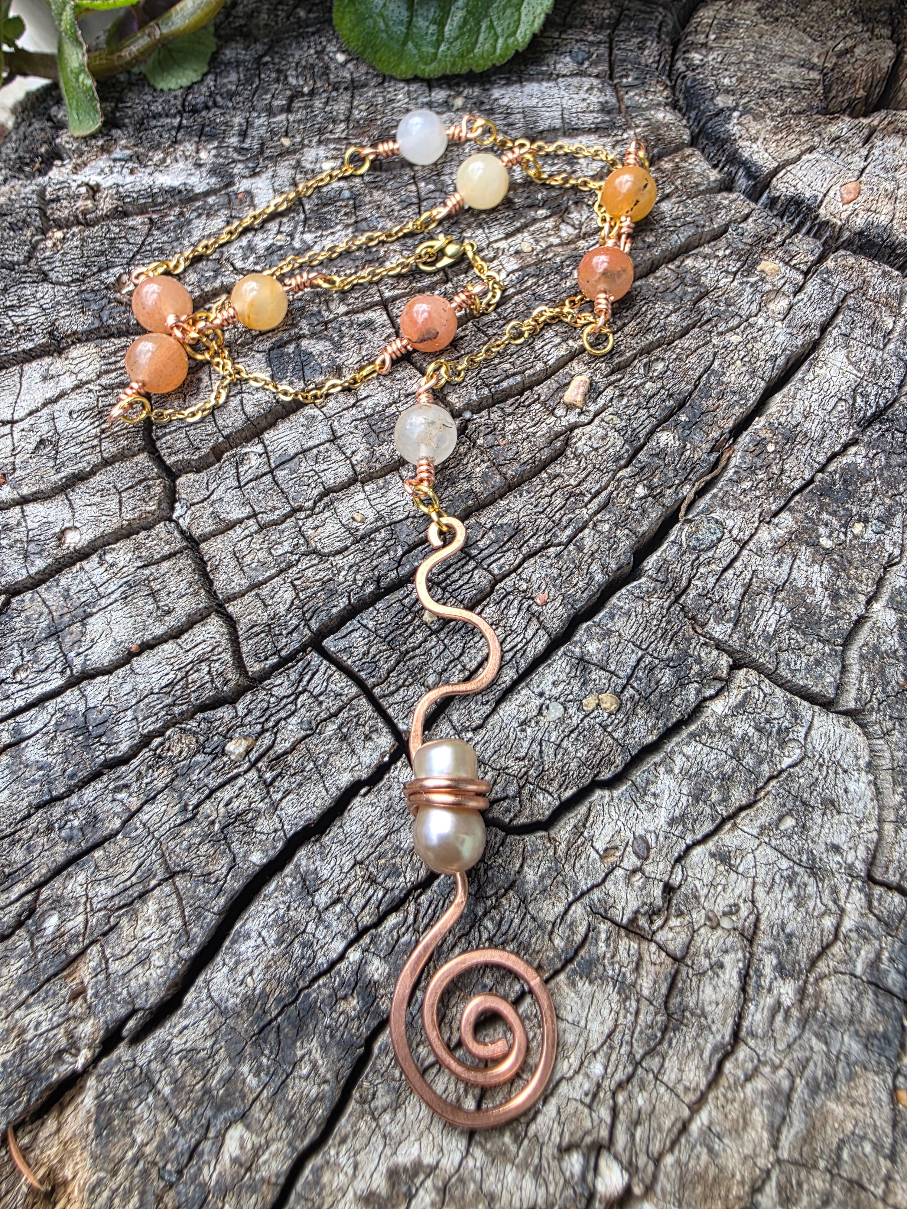 Raw pearl copper swirl necklace