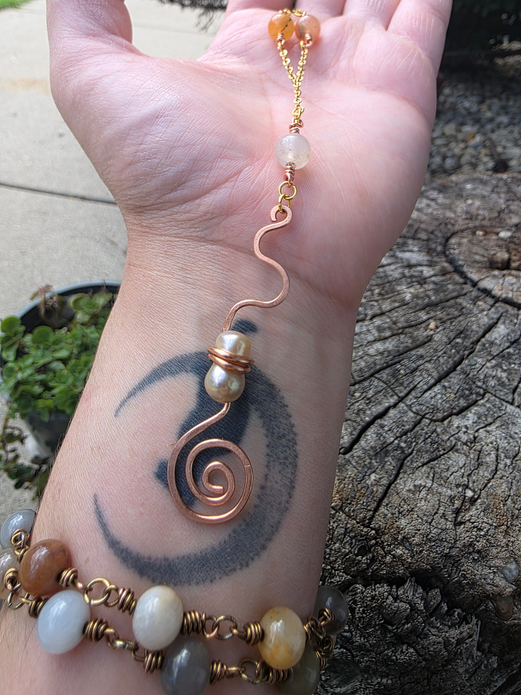 Raw pearl copper swirl necklace