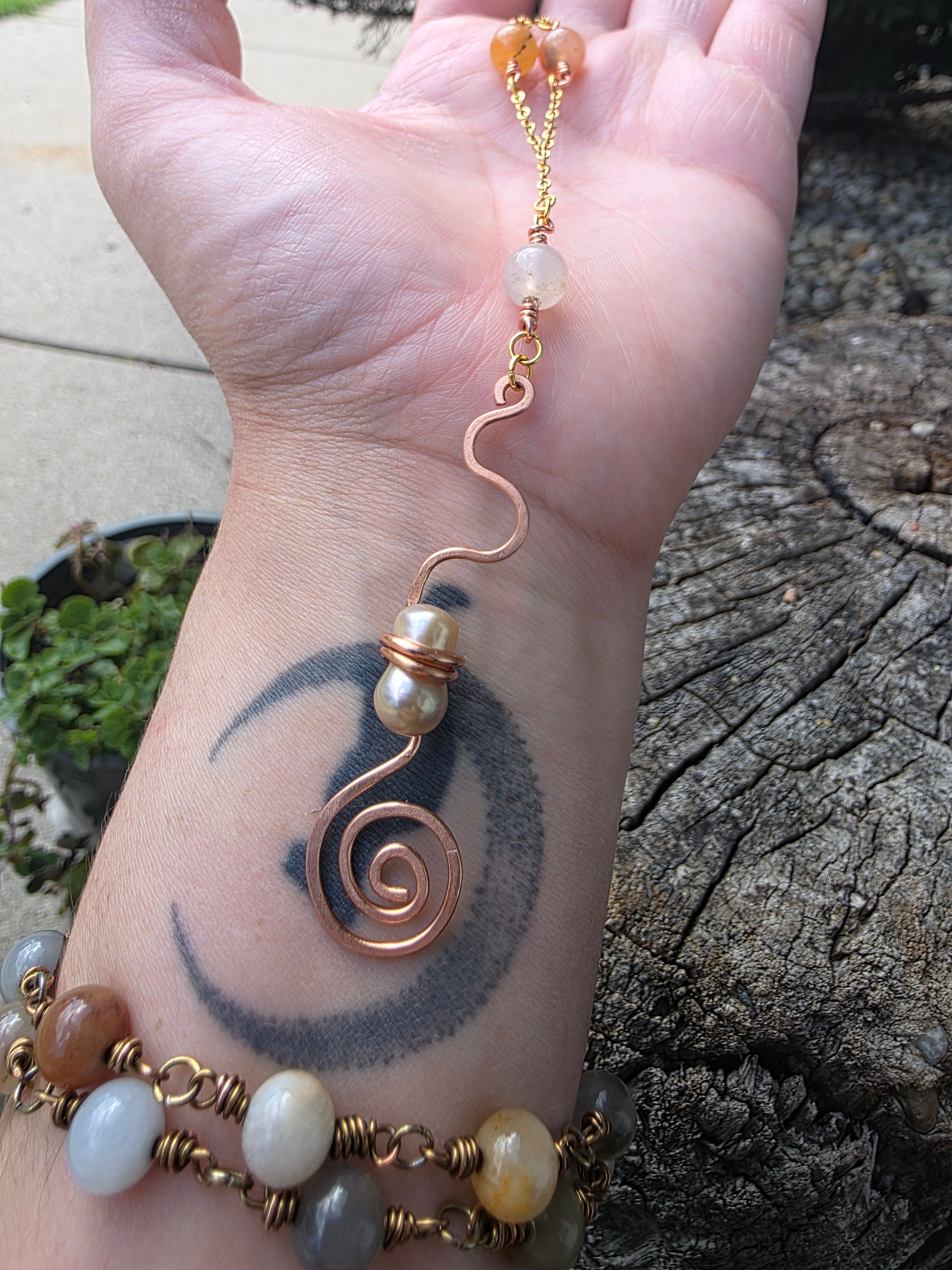 Raw pearl copper swirl necklace
